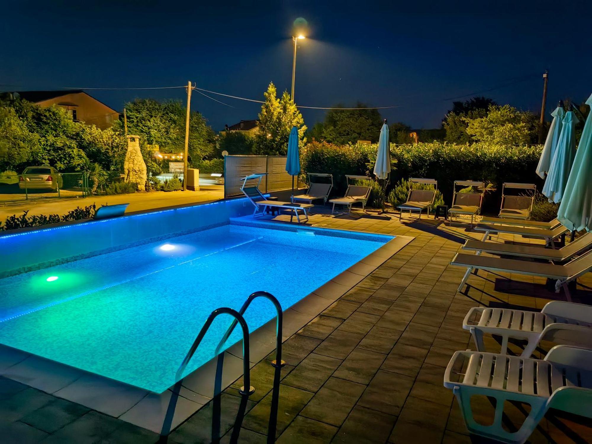 Apartments Lea With Pool Malinska Eksteriør billede